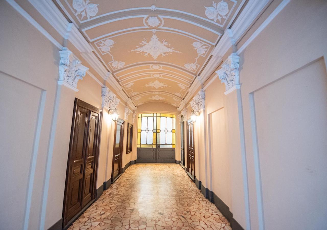 Porta Nuova Suite Comodita In Centro A Torino Turim Exterior foto