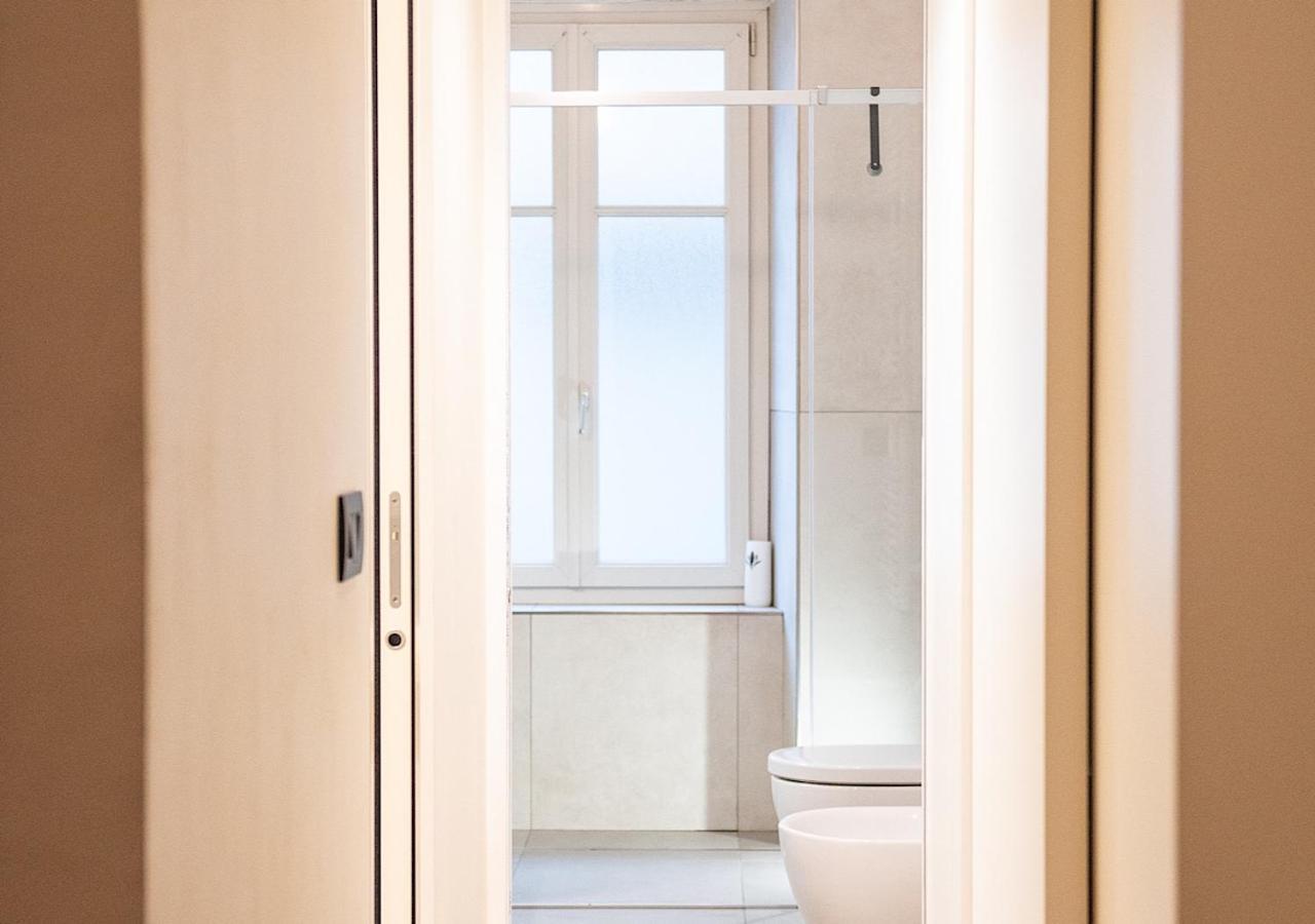 Porta Nuova Suite Comodita In Centro A Torino Turim Exterior foto